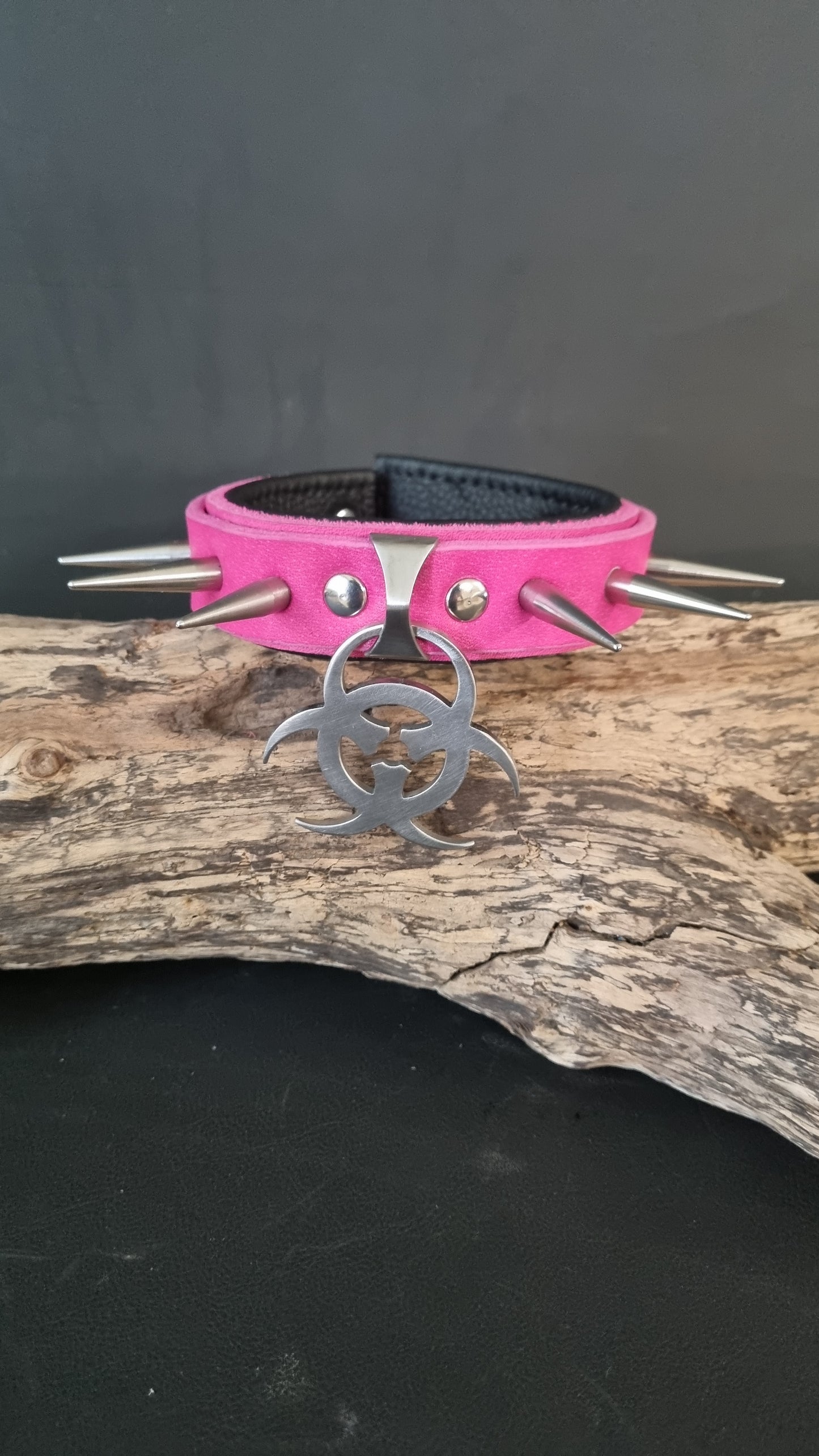 Lederhalsband Biohazard 3 cm breit