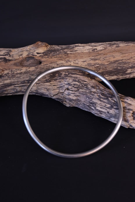 Halsreif aus Edelstahl Rund Ergonomisch geformt