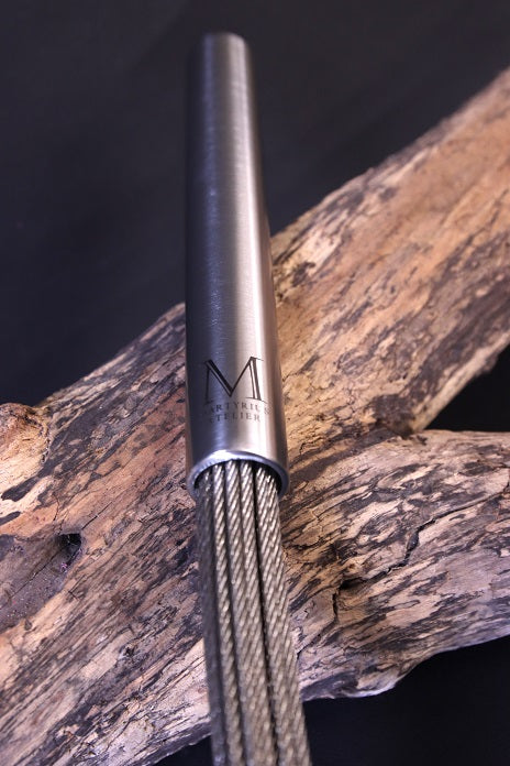 Edelstahlflogger mit 3 mm Tails aus Edelstahl