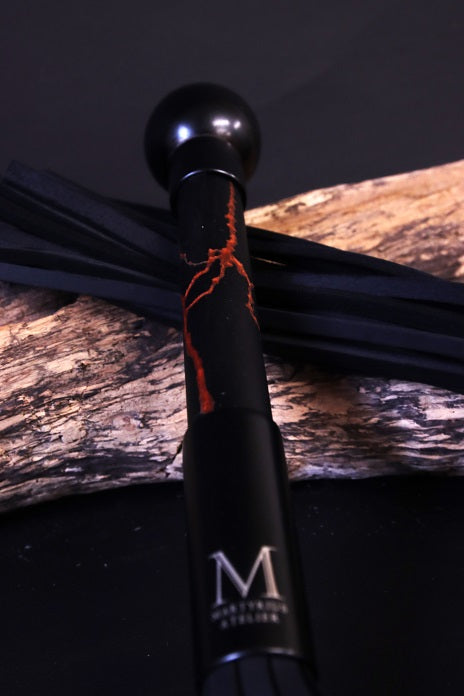 Flogger mit Griff aus Ebenholz und Epoxid