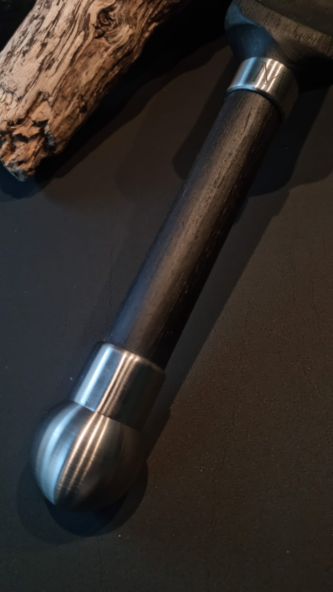 Paddle aus schwarzem Designholz