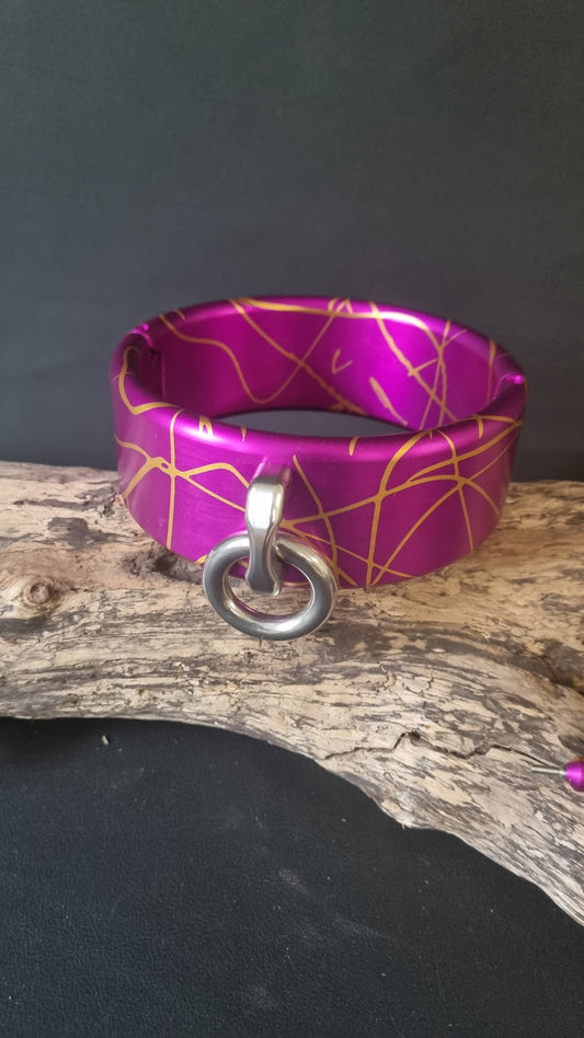 Exklusiver Halsreif aus Aluminium – zweifarbig eloxiert, mit Edelstahlring