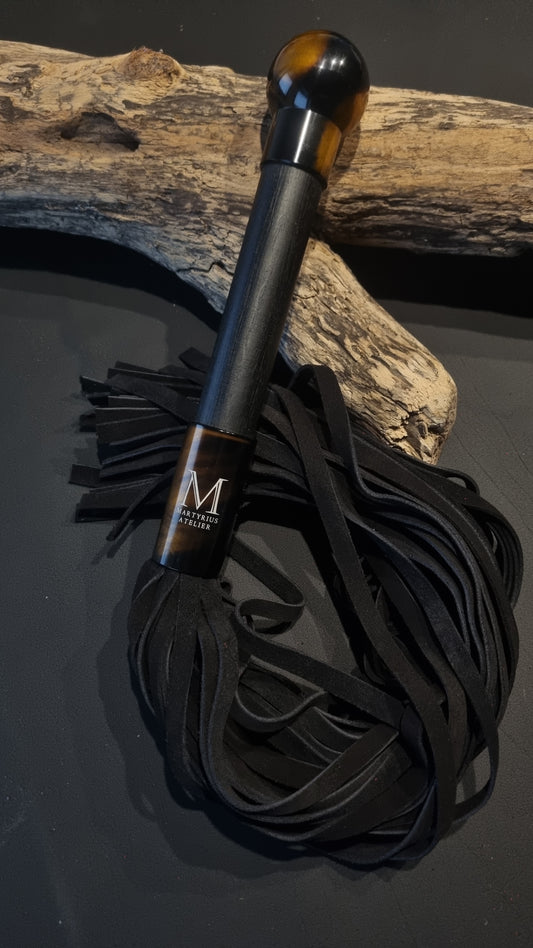 Flogger mit Veloursleder und Griff Aus Designholz und eloxiertem Aluminium