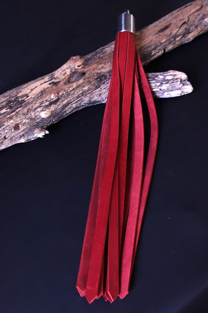 Peitschenaufsatz mit breiten Riemen aus Fettleder