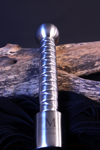 Flogger mit Edestahlgriff und Veloursleder