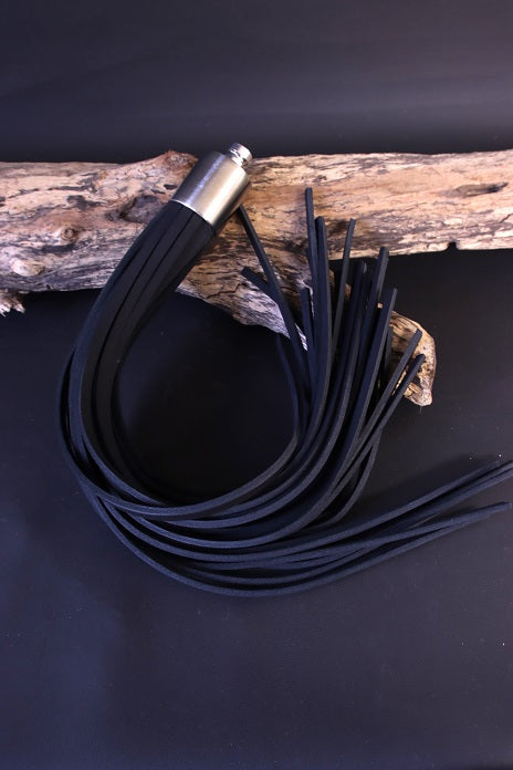 Peitschenaufsatz mit 35 Fettleder Riemen