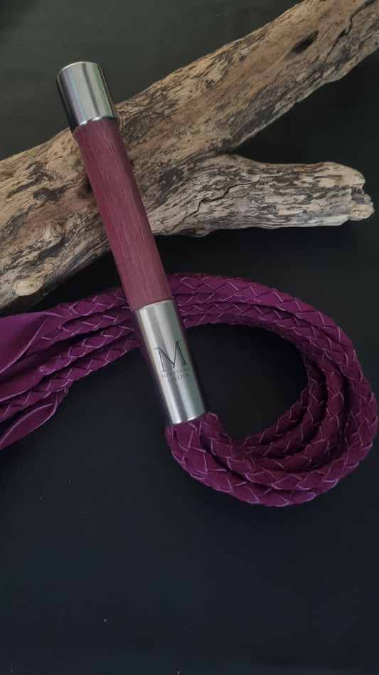Flogger mit 9 geflochten Tails aus Velourleder und Griff aus Amaranth Holz