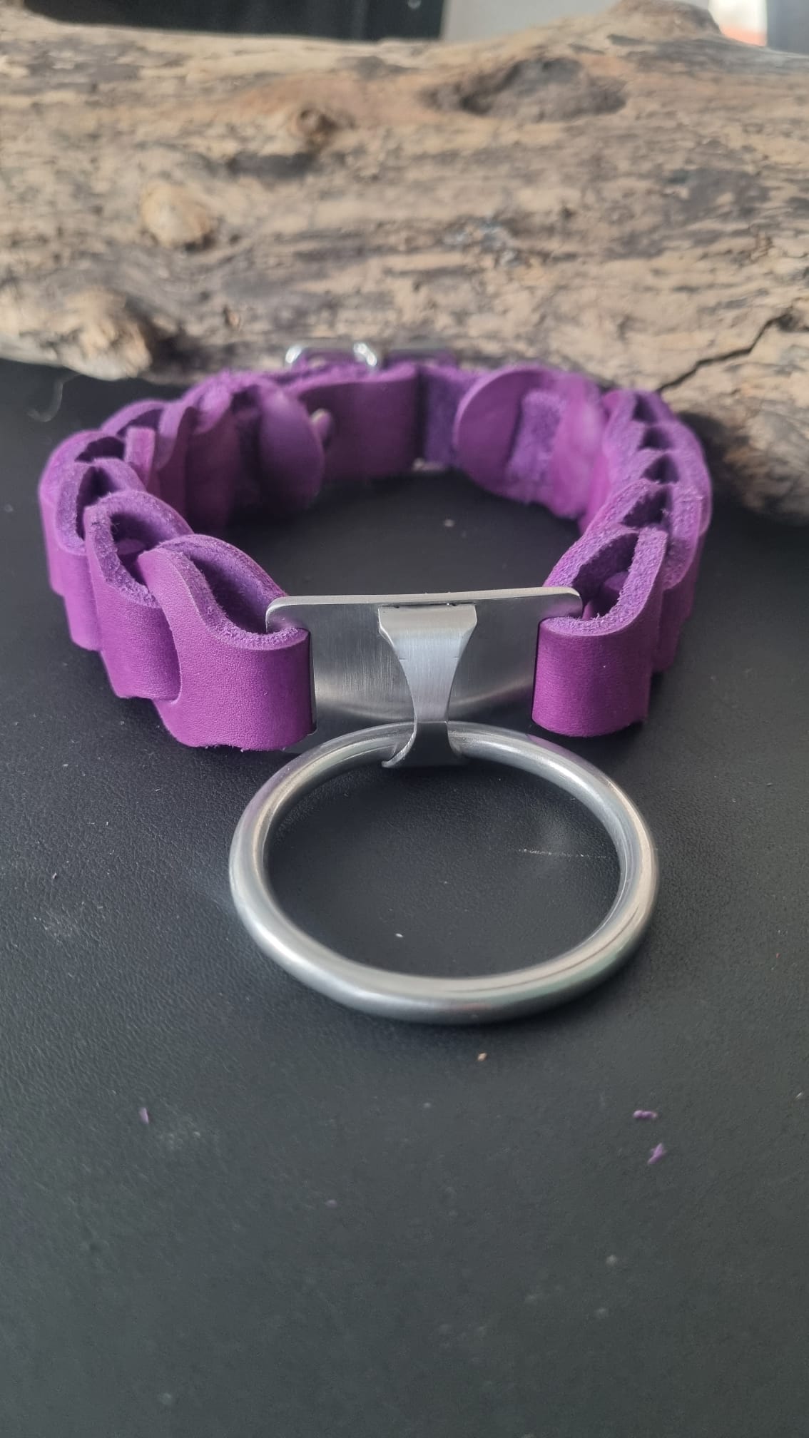 Lederhalsband mit Edelstahlring – 35 mm