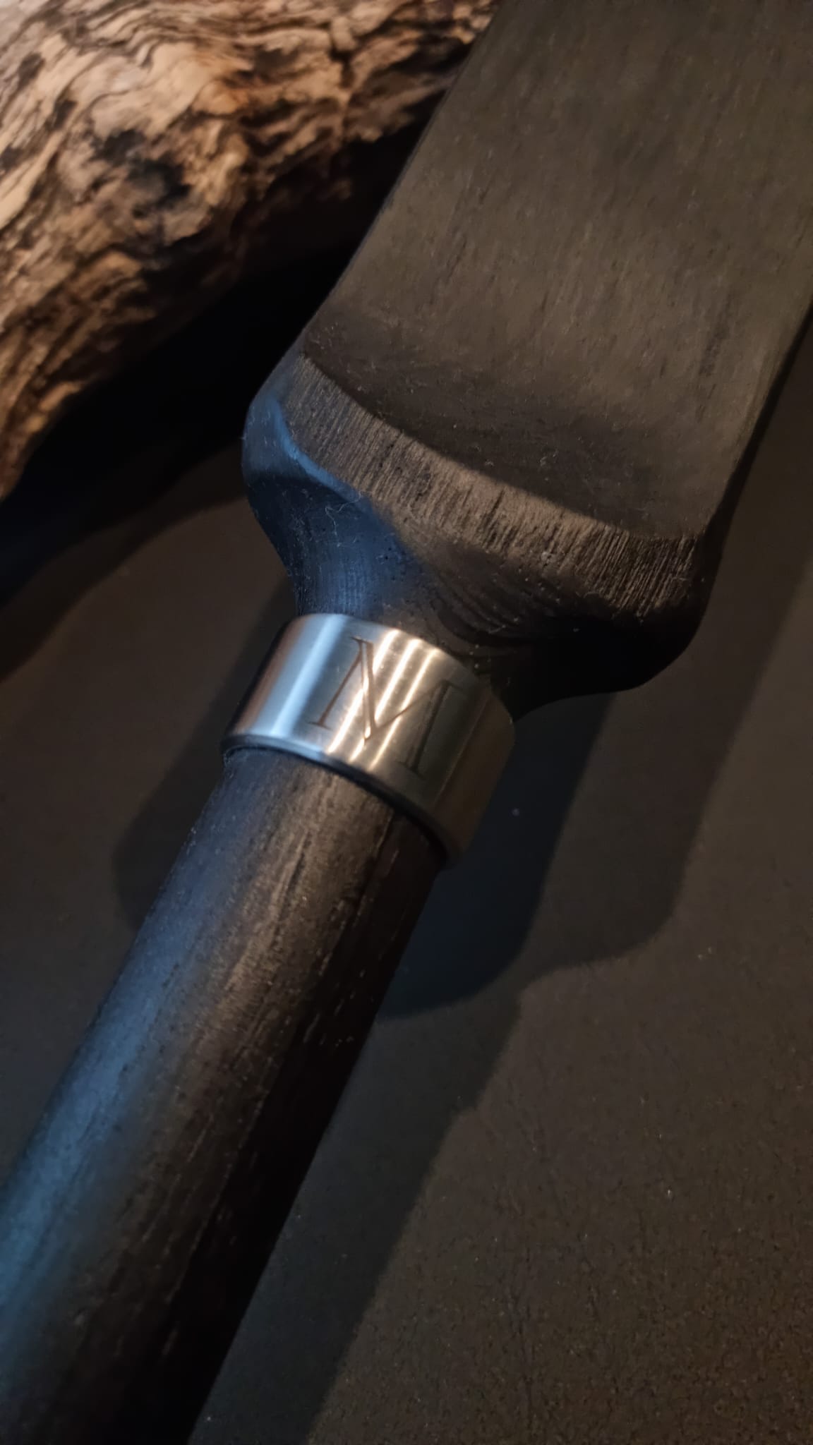 Paddle aus schwarzem Designholz