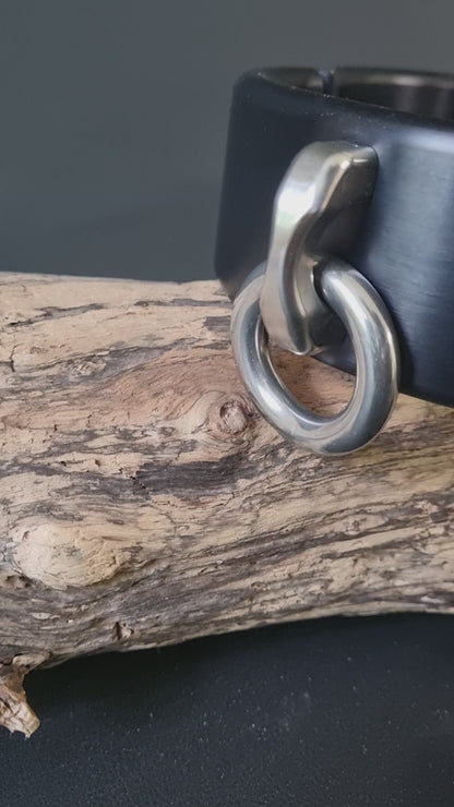 Exklusiver Halsreif aus Aluminium – einfarbig eloxiert, mit Edelstahlring