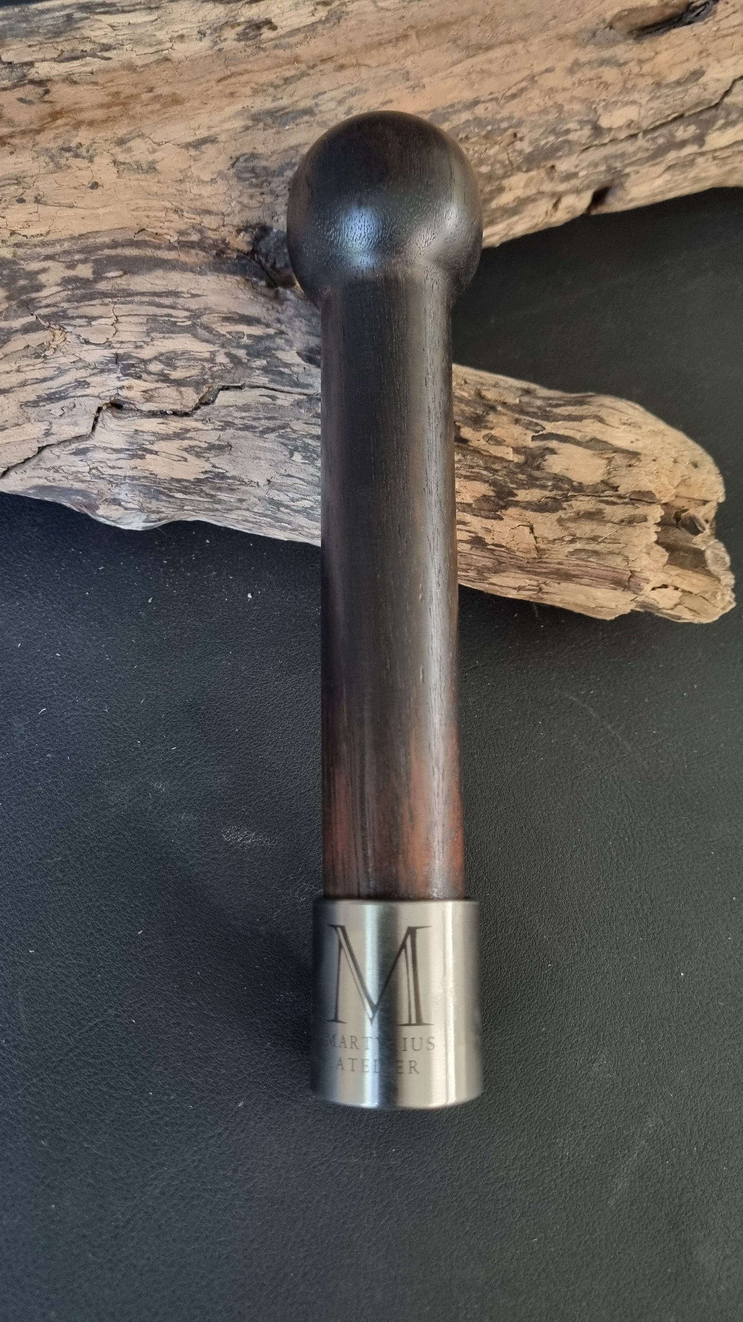 Griff für Wechselsystem mit gedrechselter Kugel aus geräuchertem Eukalyptus Holz